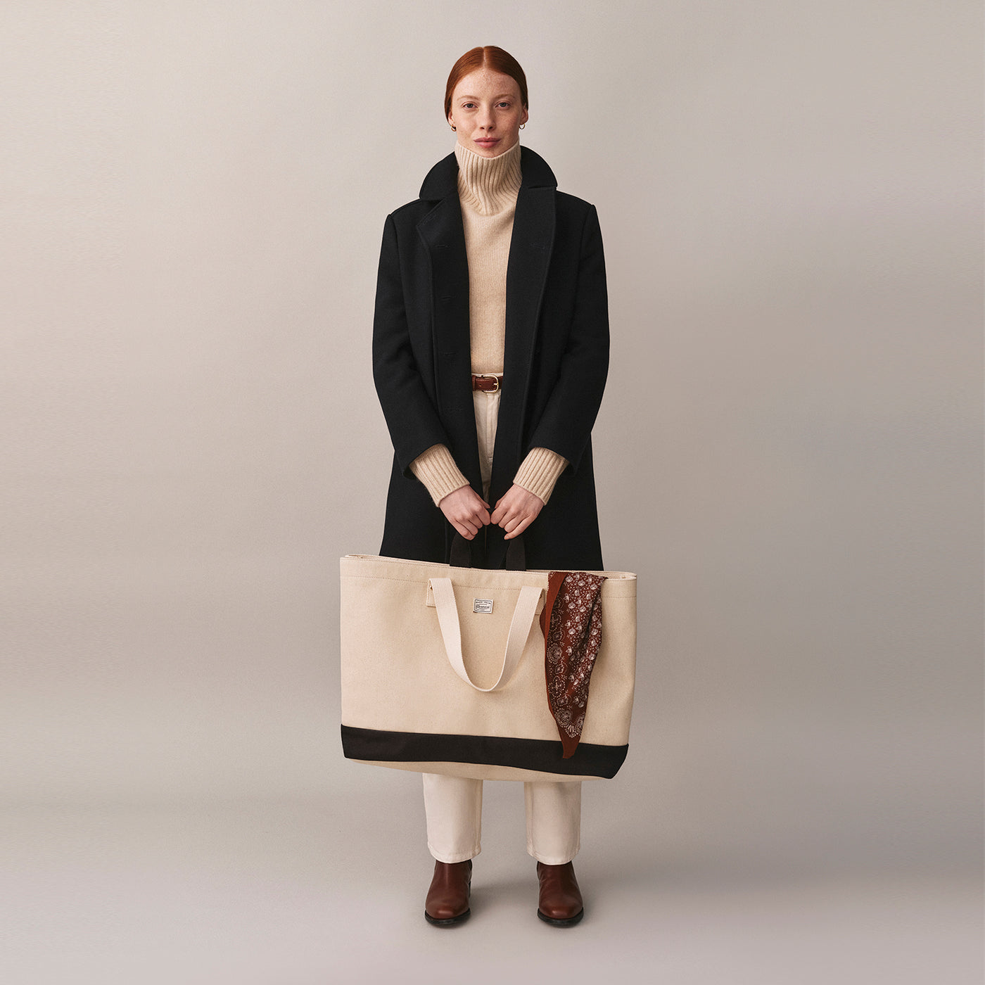 Damen-Winterlook 2025 – Woll-Peacoat