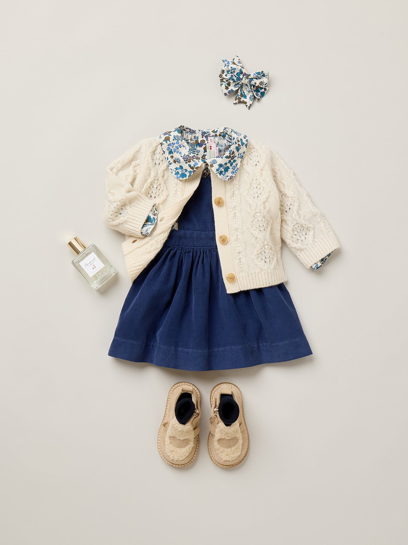 Look per bambina Inverno 2026 - Abito in velluto a coste e cardigan in lana