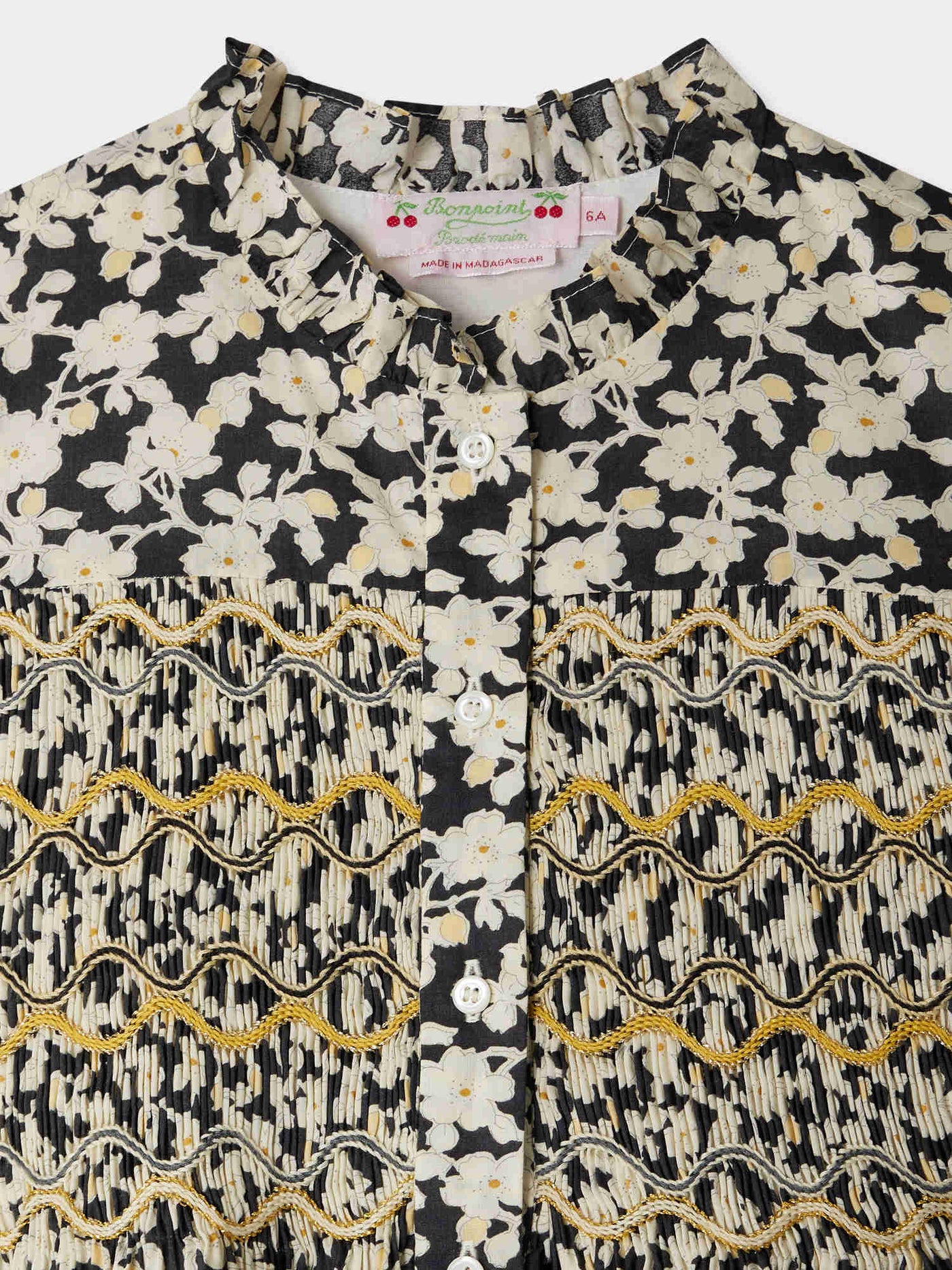 Abito Juliane ricamato e arricciato in tessuto Liberty in cotone biologico