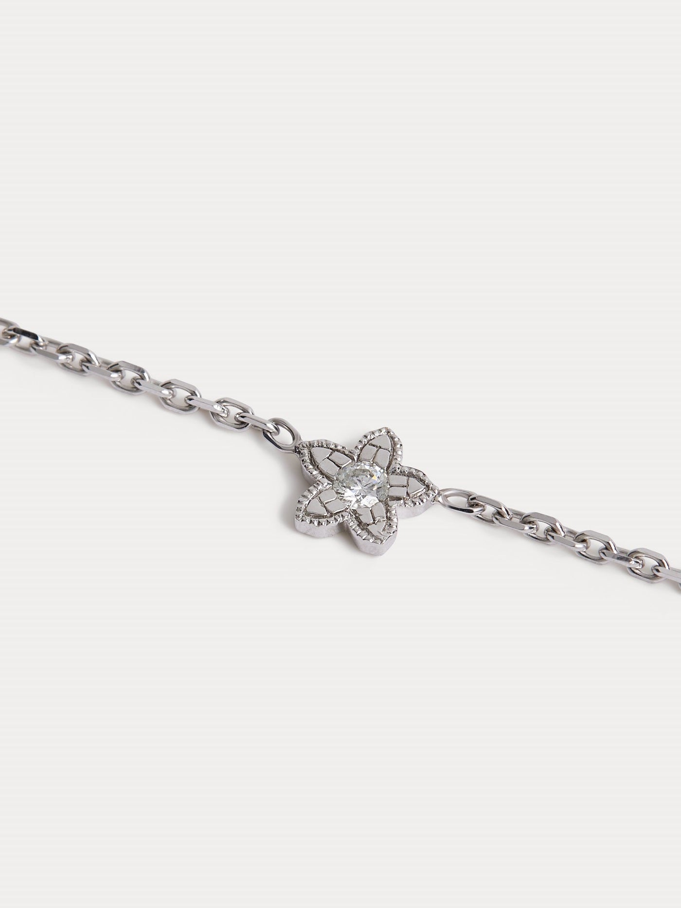 Collier enfant or blanc fleur