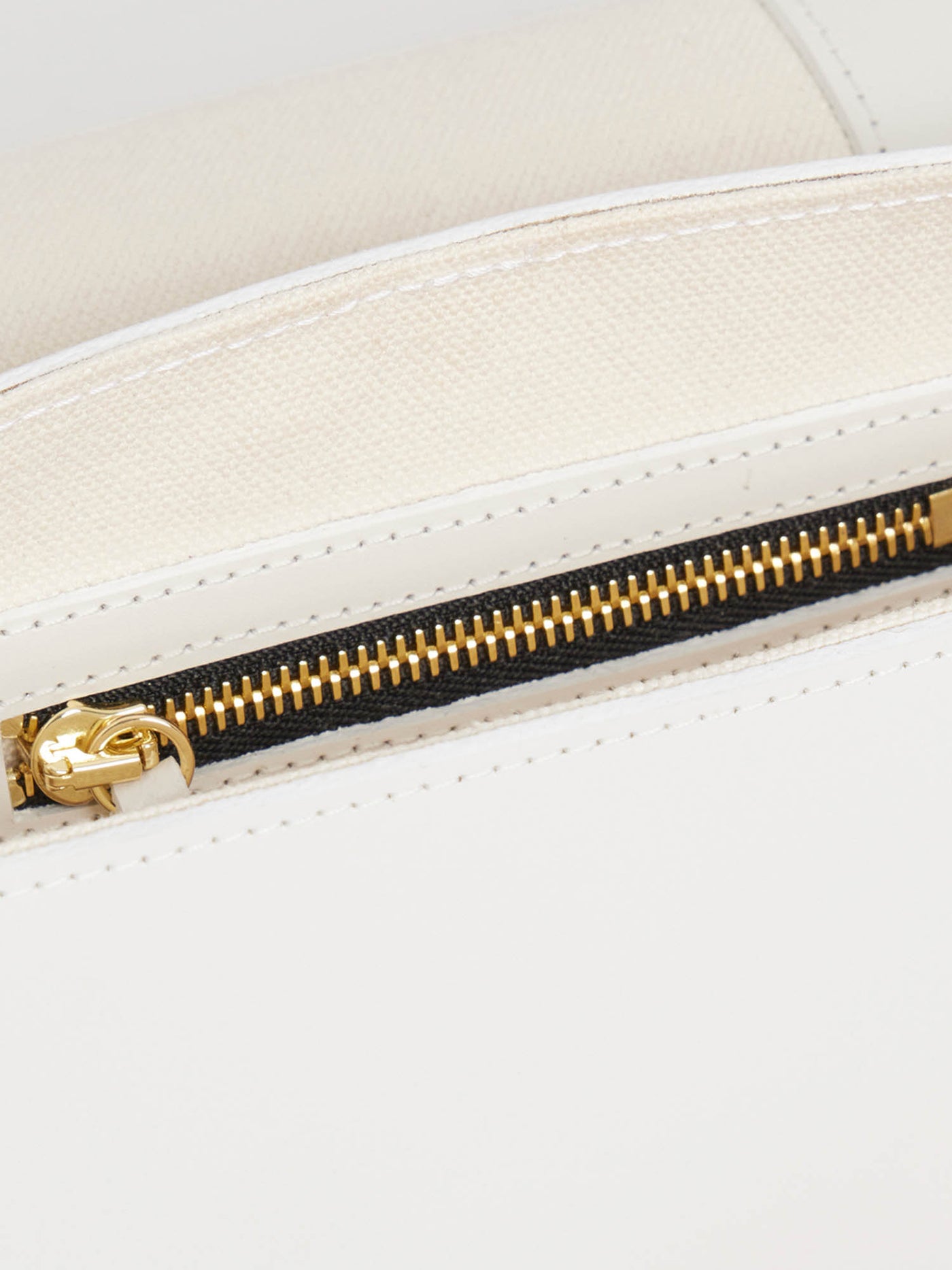 Mini Brunette milk white flap bag