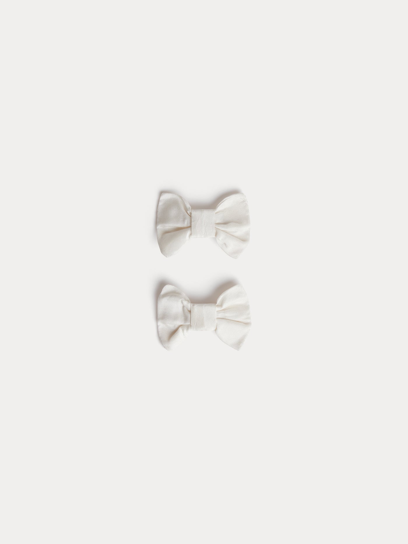 Miniclic white silk hair clips