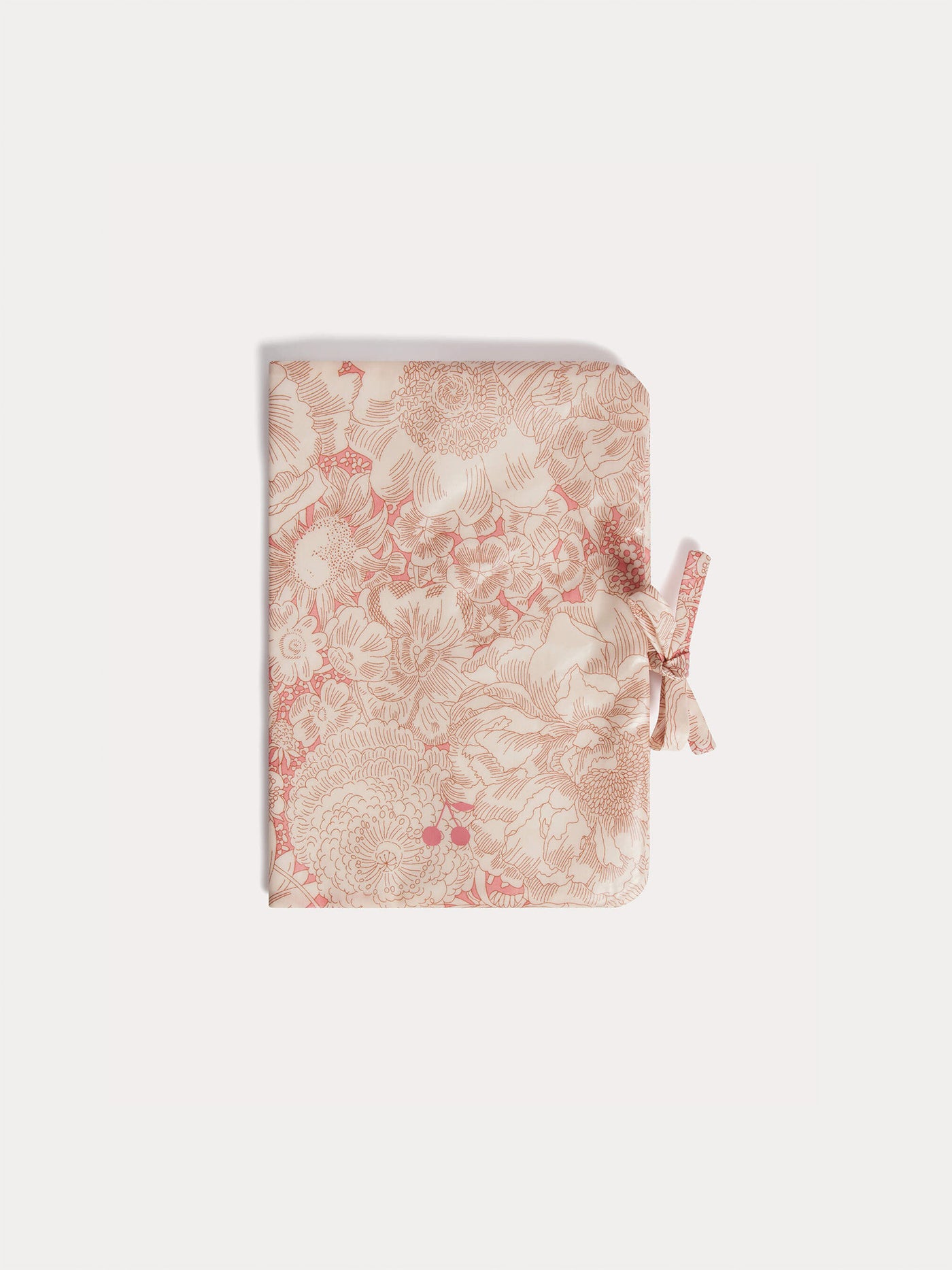 Carnet de santé Ebba rose en tissu Liberty en coton biologique enduit