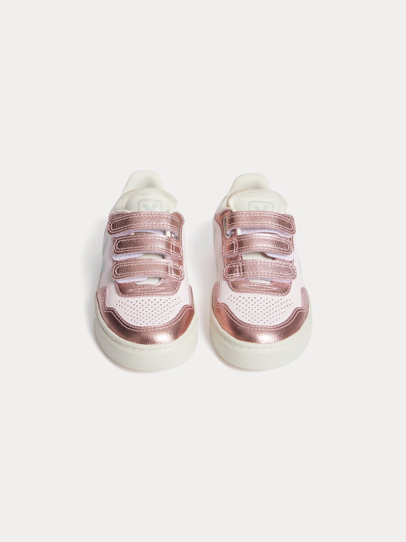 Bonpoint x Veja Baskets Bébé V90 roses