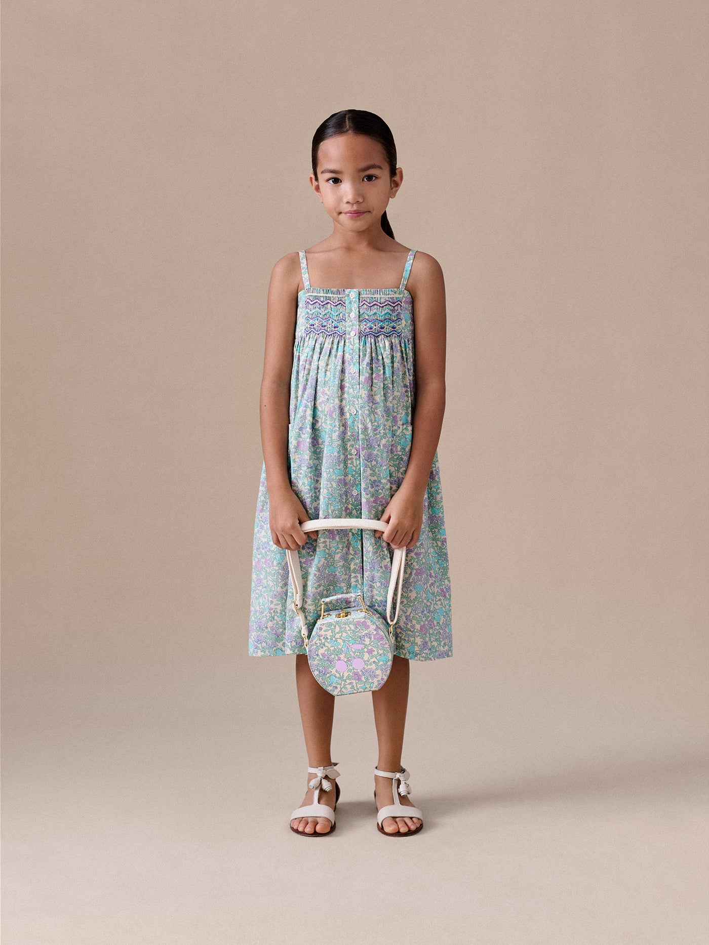 Passionskleid gesmokt und bestickt aus Liberty-Stoff aus Bio-Baumwolle