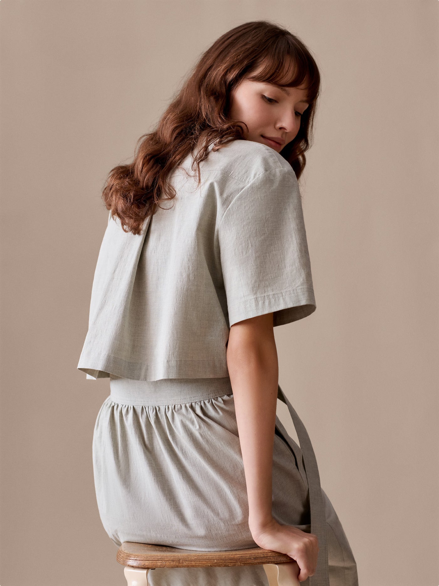 Robe Lyla à col officier et fendue dans le dos