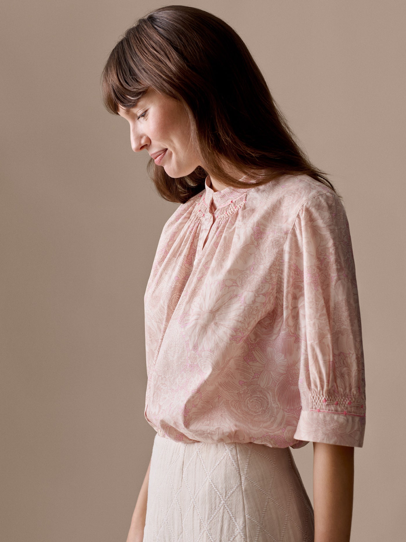 Bluse Lucy mit Smokarbeit und Handstickerei aus Liberty-Stoff aus Bio-Baumwolle