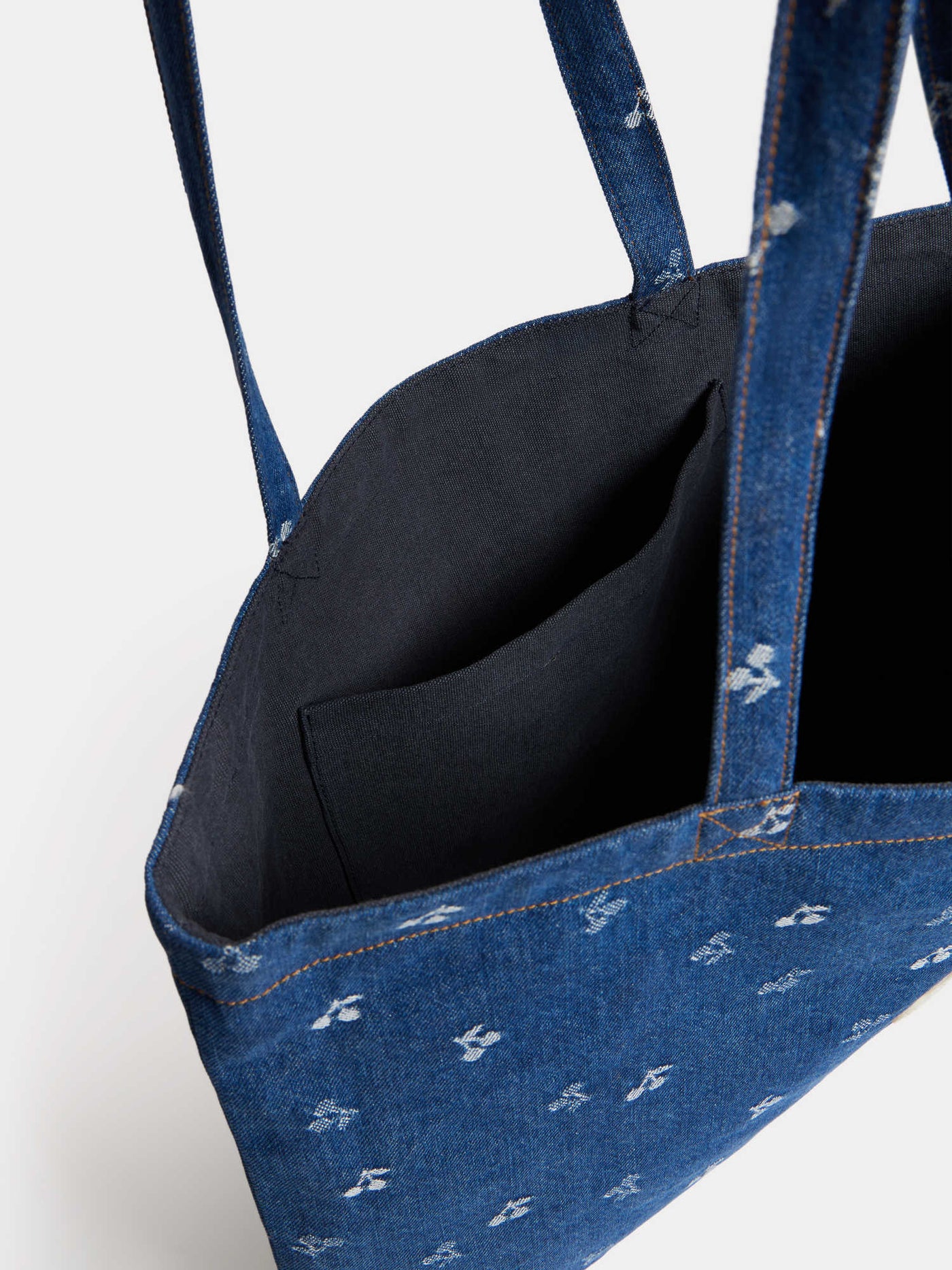 Newbaggy bag in cherry jacquard denim