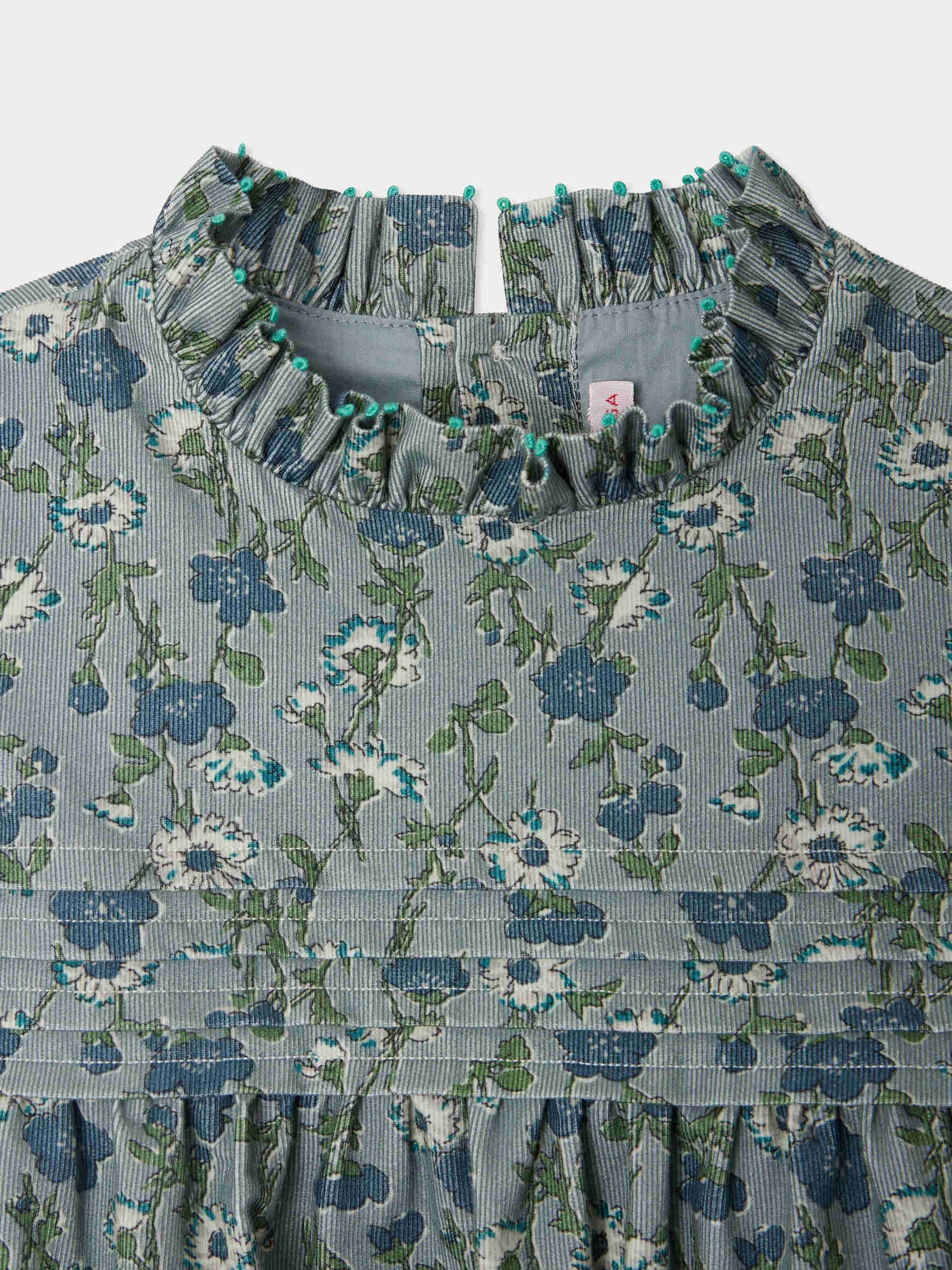 Robe Topaz brodée au col et plissée en tissu Liberty velours