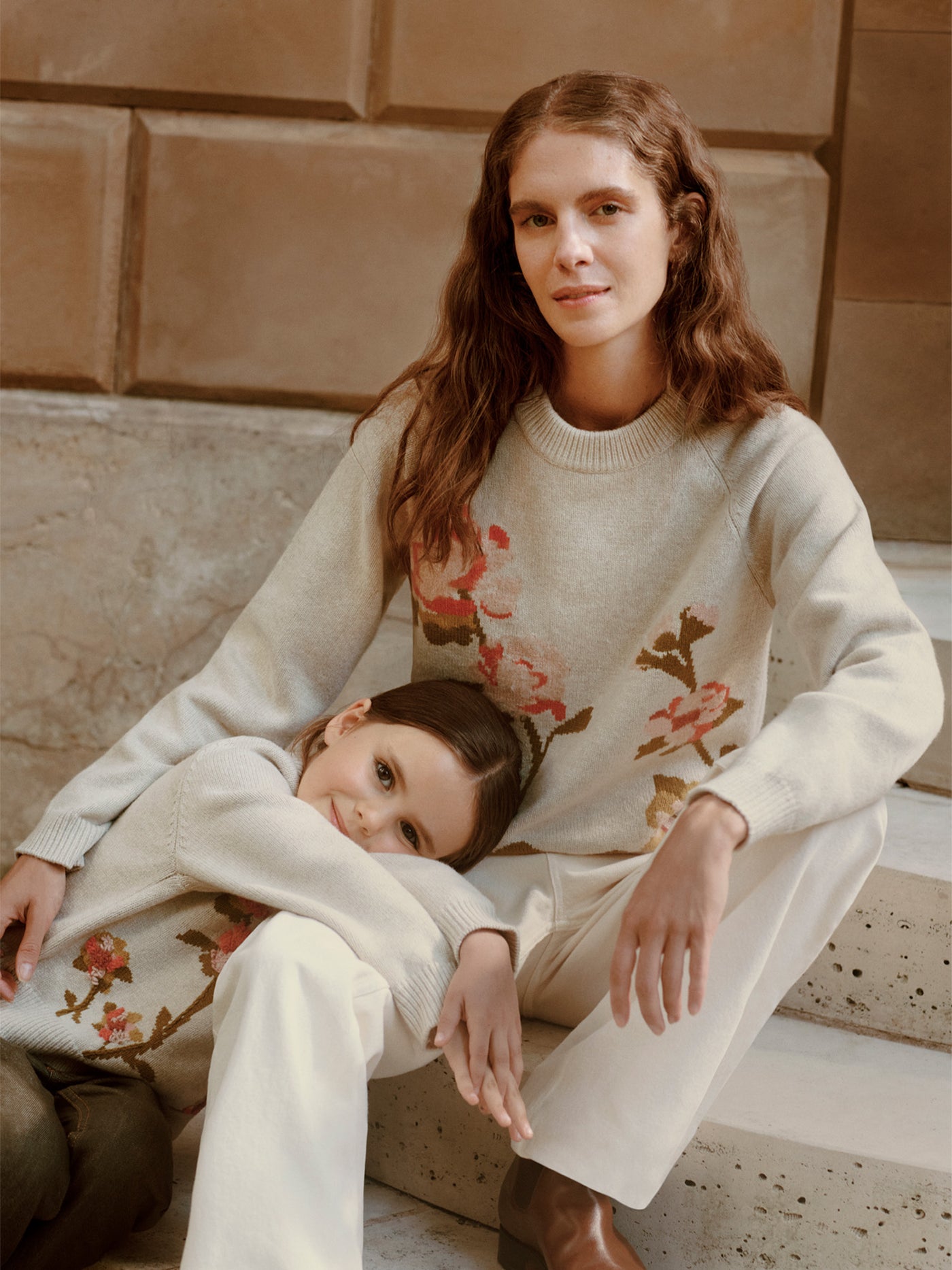 Gillia sweater in jacquard and hand-embroidered flowers