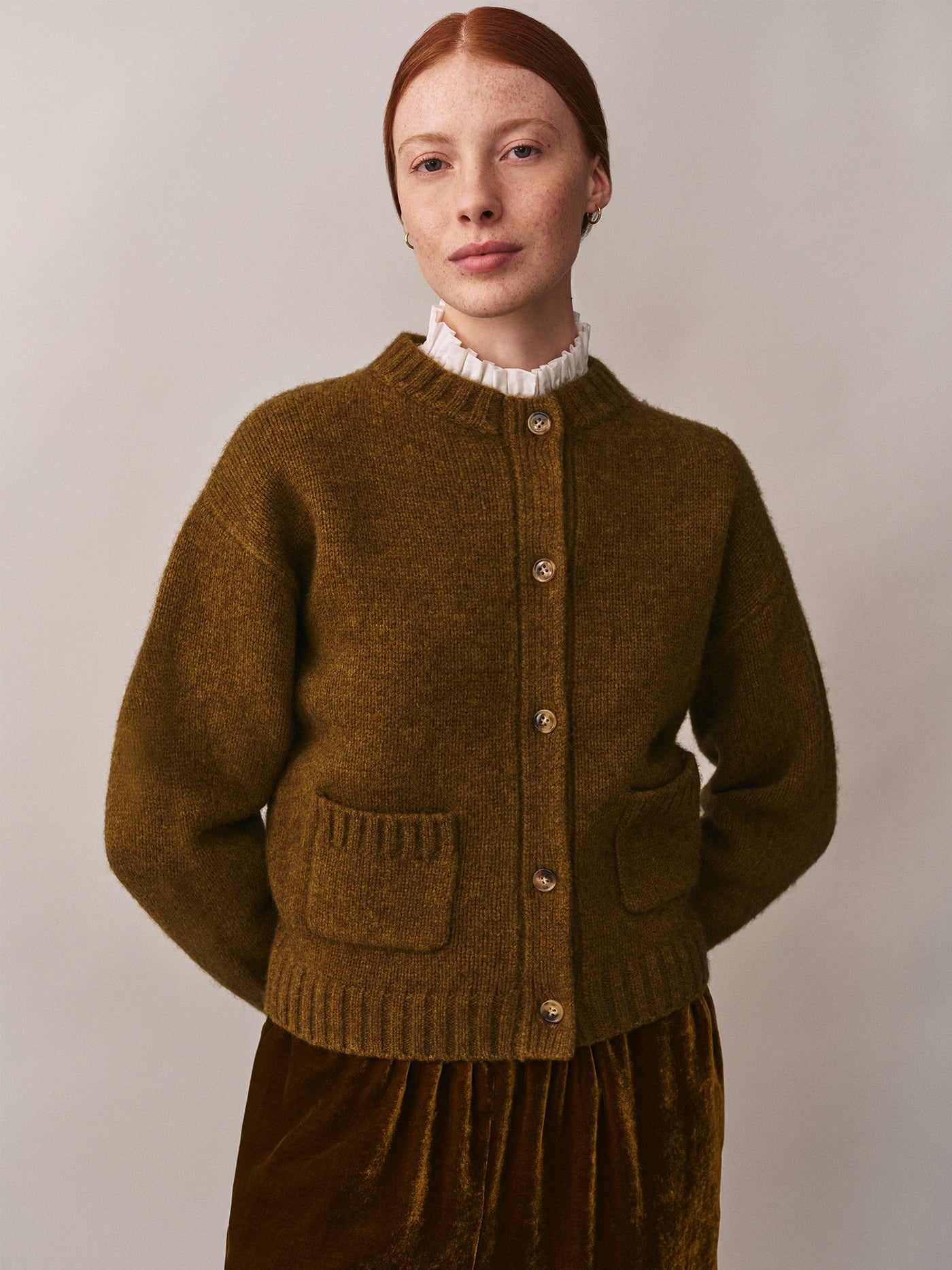 Duncan – Khakifarbene Strickjacke mit Taschen