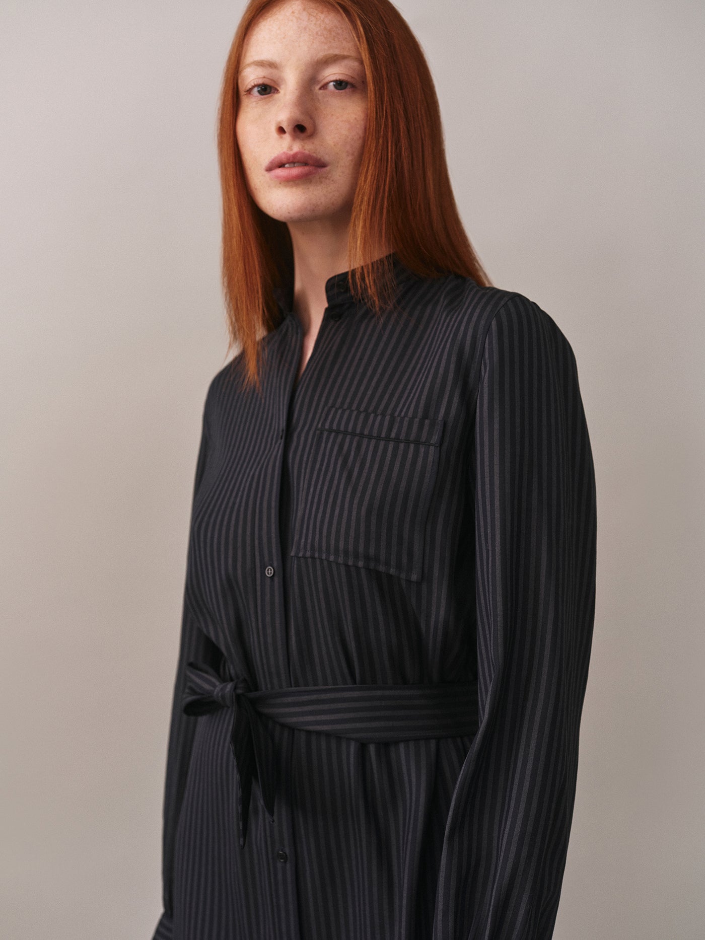 Robe Joueuse à rayures noires