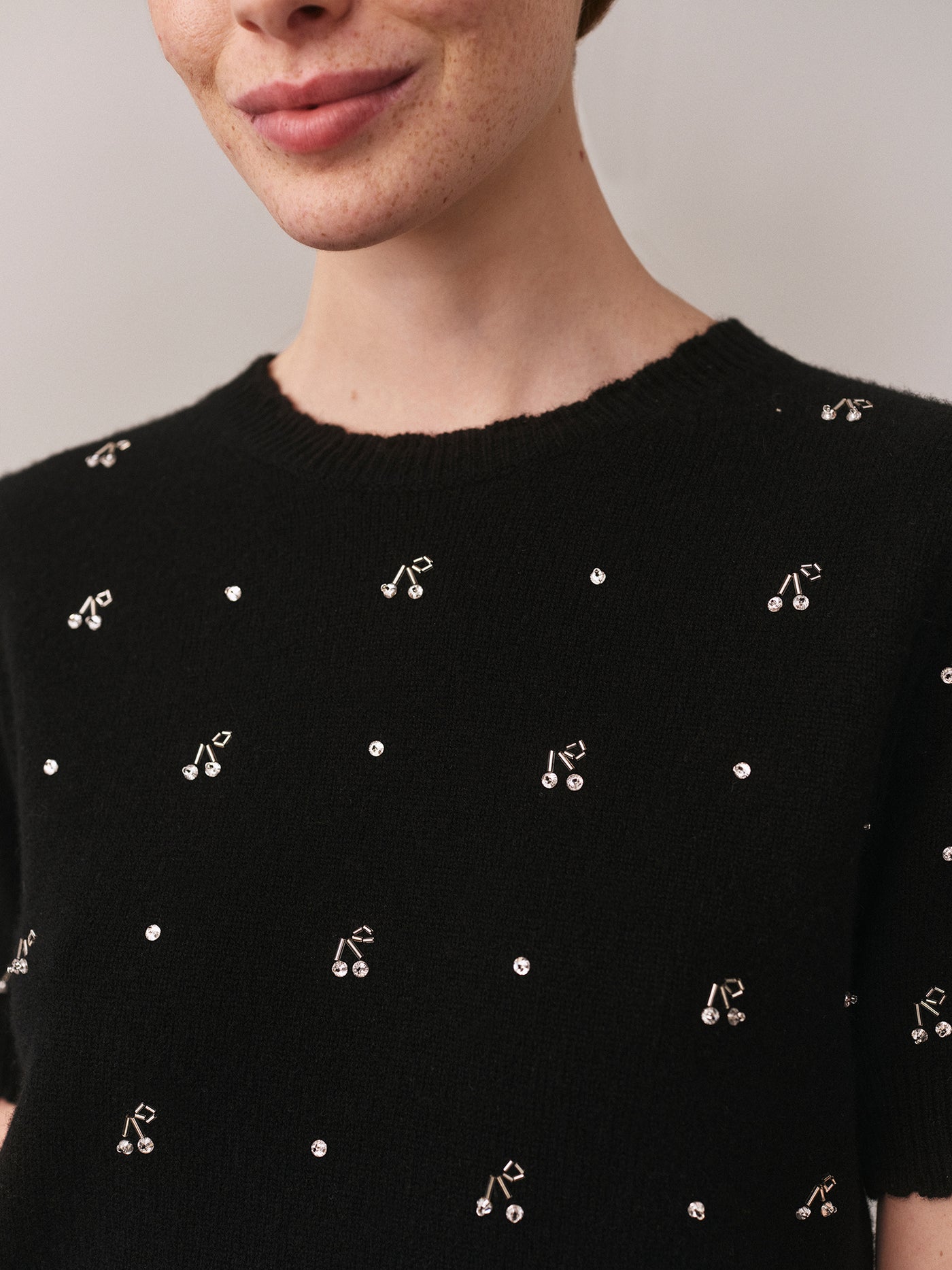 Jossia sweater with cherry pearl embroidery in wool and cashmere