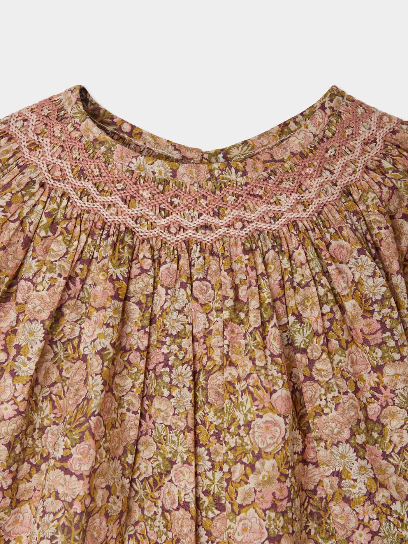 Griotte-Bluse gesmokt und bestickt aus Liberty-Stoff aus Bio-Baumwolle