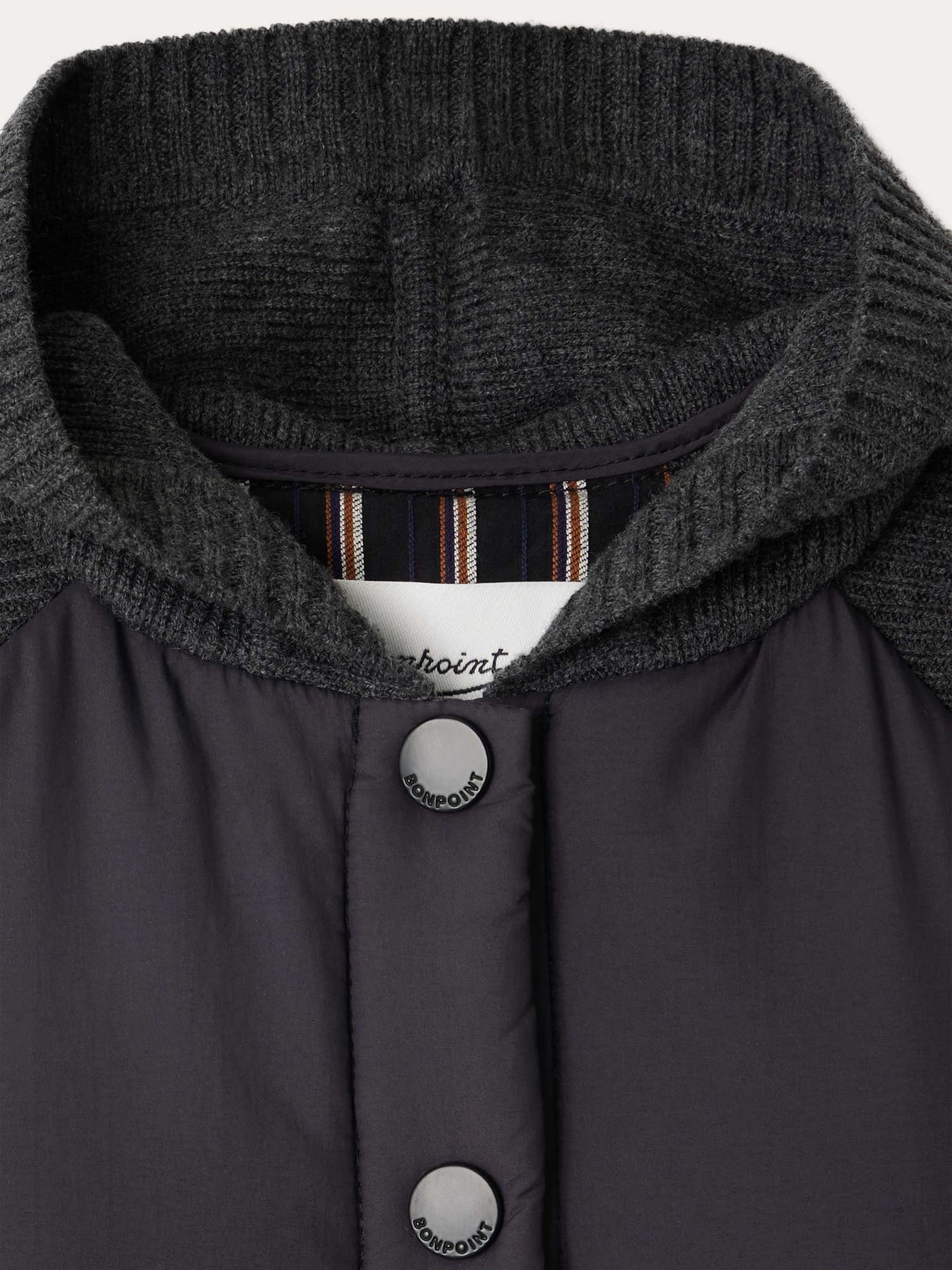 Jepeto – Kapuzenjacke aus Fantasiestrick