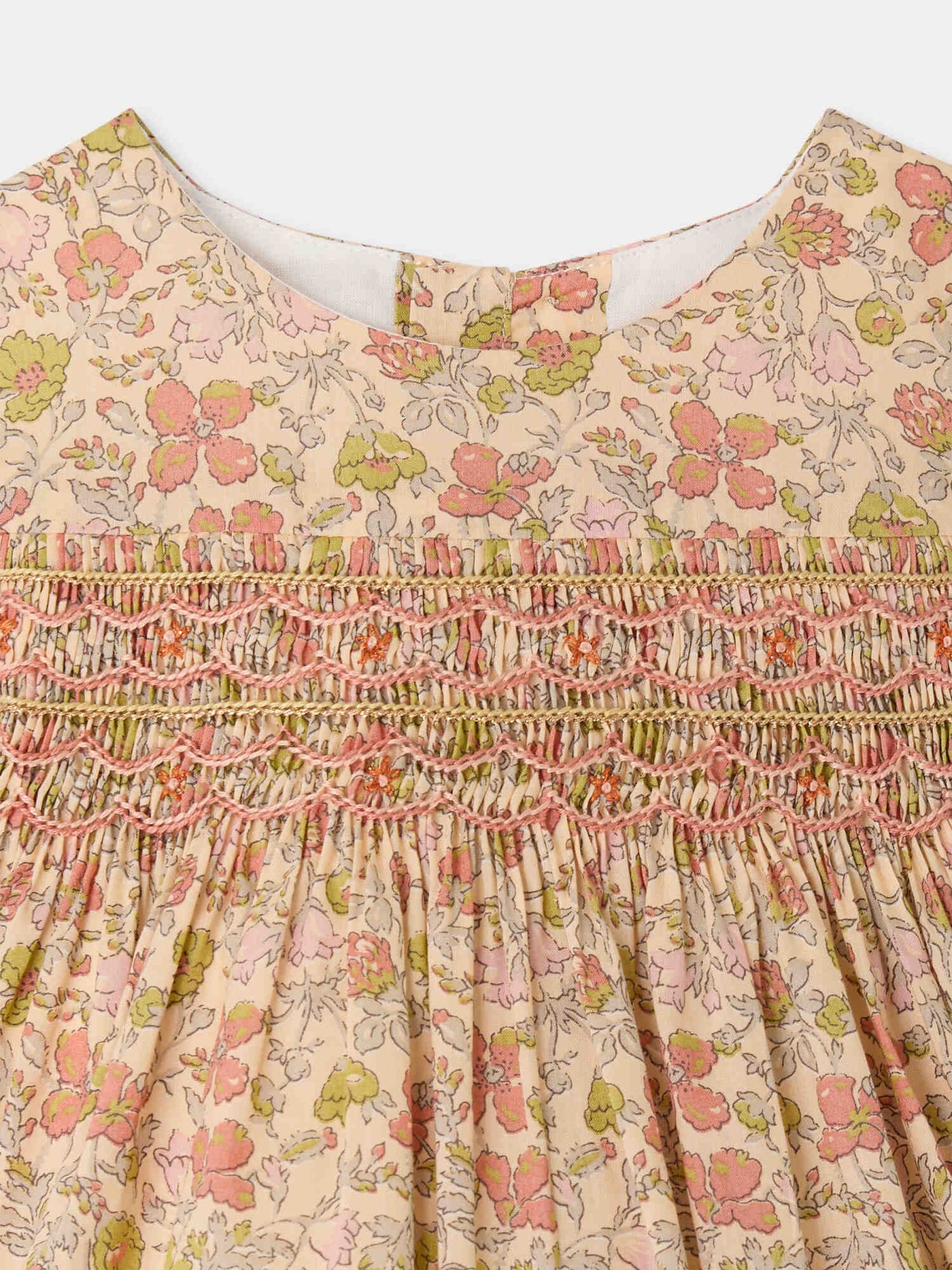 Robe bébé Maruska en tissu Liberty smockée et brodée main en coton biologique